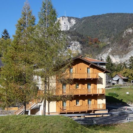 Готель Ai Larici Perarolo di Cadore Екстер'єр фото