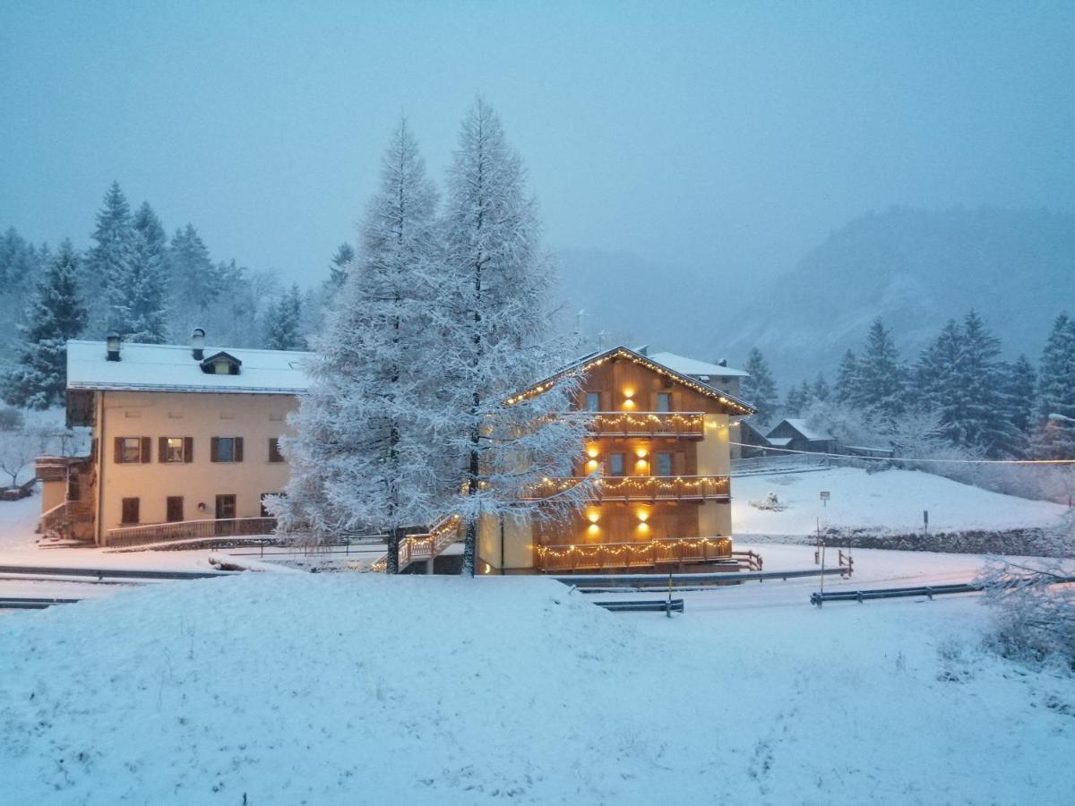 Готель Ai Larici Perarolo di Cadore Екстер'єр фото